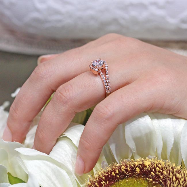 Rose Gold 1 Carat Diamond Ring Image 5