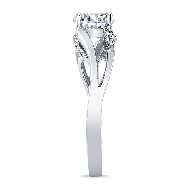 V Shaped Diamond Ring Image 3