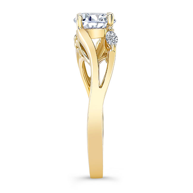 Yellow Gold V Shaped Diamond Ring Image 3