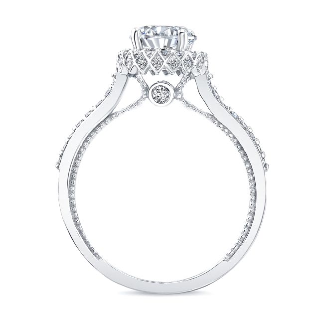 Round Halo Diamond Ring Image 2