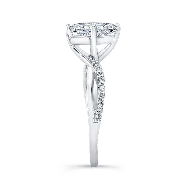 Marquise Moissanite Engagement Ring With Twisted Band Image 3