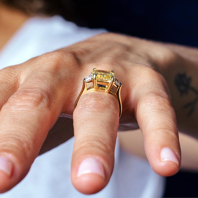 5 Carat Yellow Diamond Ring Image 5